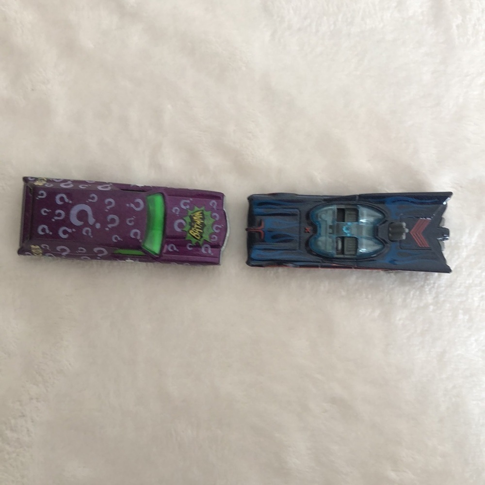 Batmobile and Joker Van. Collector’s Spotlight: A Unique Duo of Mattel Icons. - Picture 12 of 12